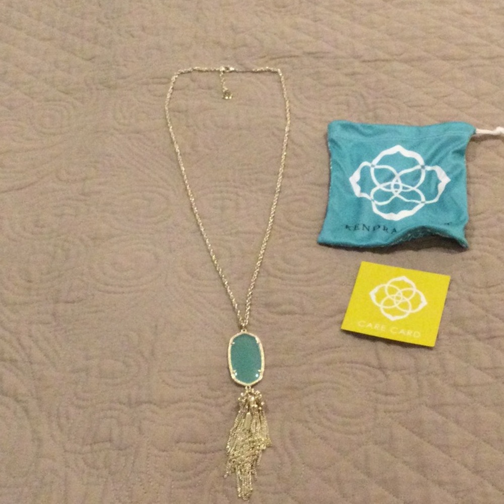 Kendra Scott necklace